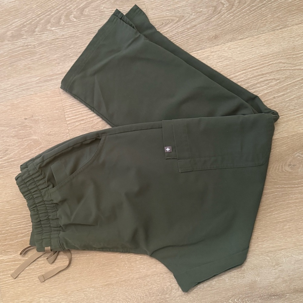 Figs High-Waisted Dowa Scrub pants LP Moss/green